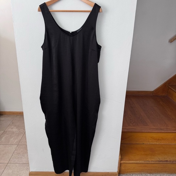 Universal Standard black satin v neck wide leg jumpsuit Size Small - Picture 2 of 6